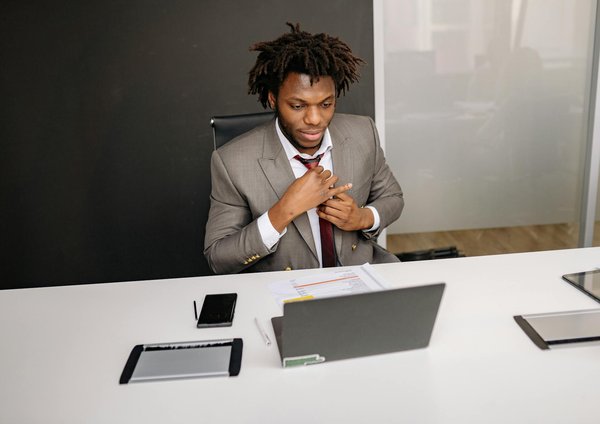 Solutions digital pour les indépendants : utilisez les plateformes de relation comme cfixé